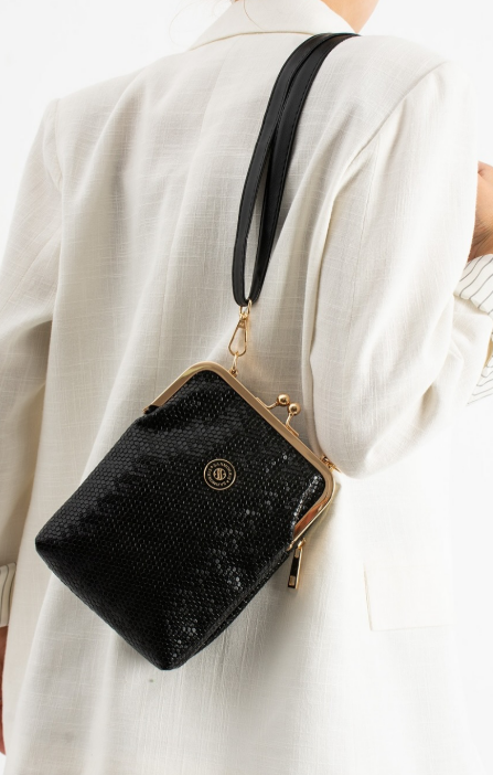 siyah küçük çanta