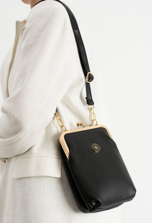 siyah küçük çanta